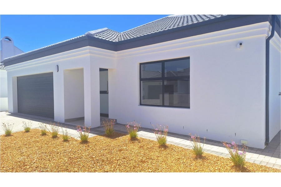 3 Bedroom Property for Sale in Sandy Point Western Cape